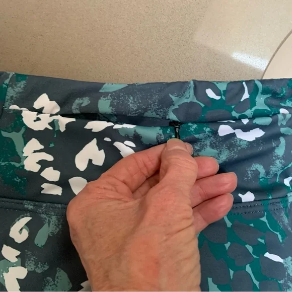 Women's Skorts - Knee Length - Picture 7 of 8